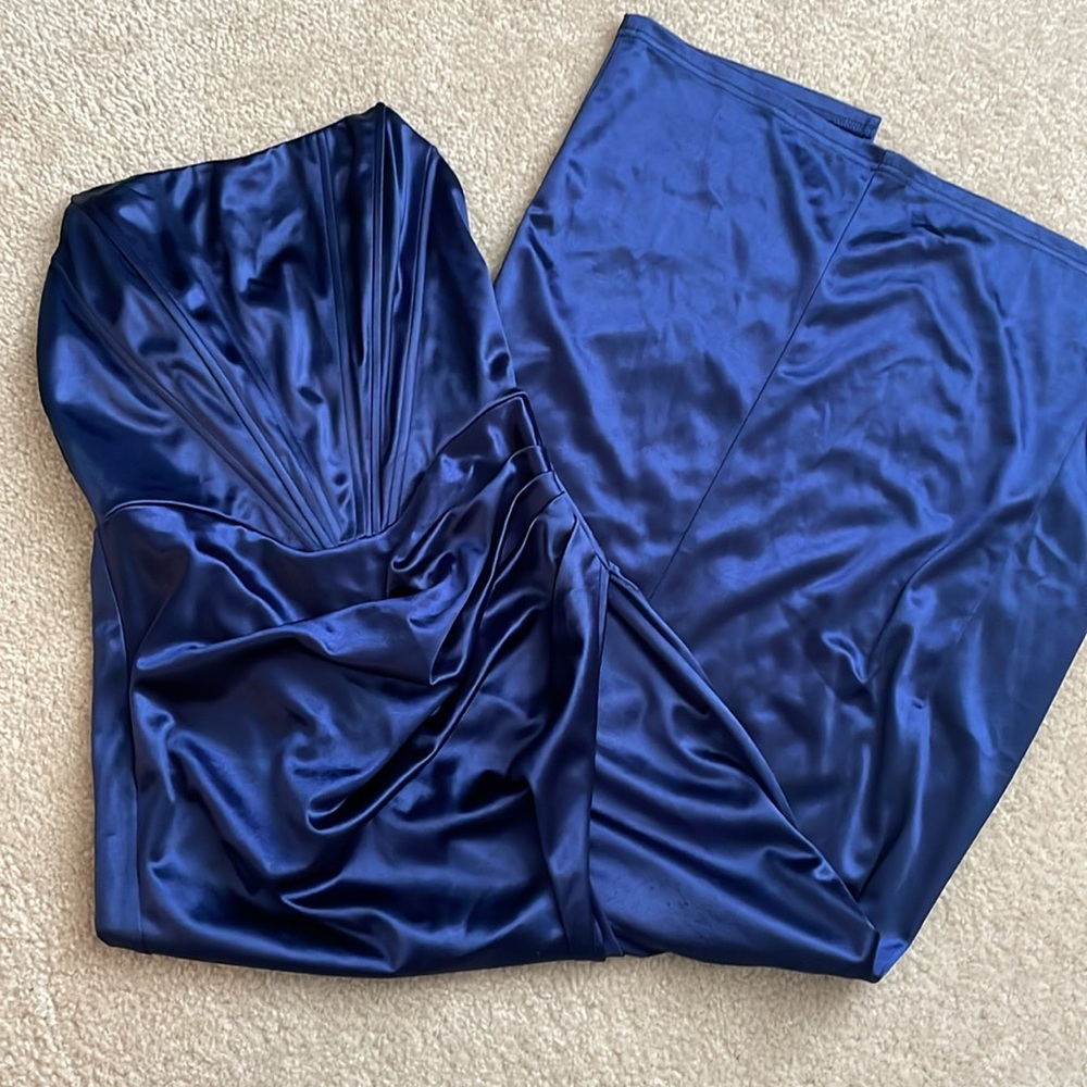 Strapless Silk Corset Dress with High Slit - Picture 4 of 5